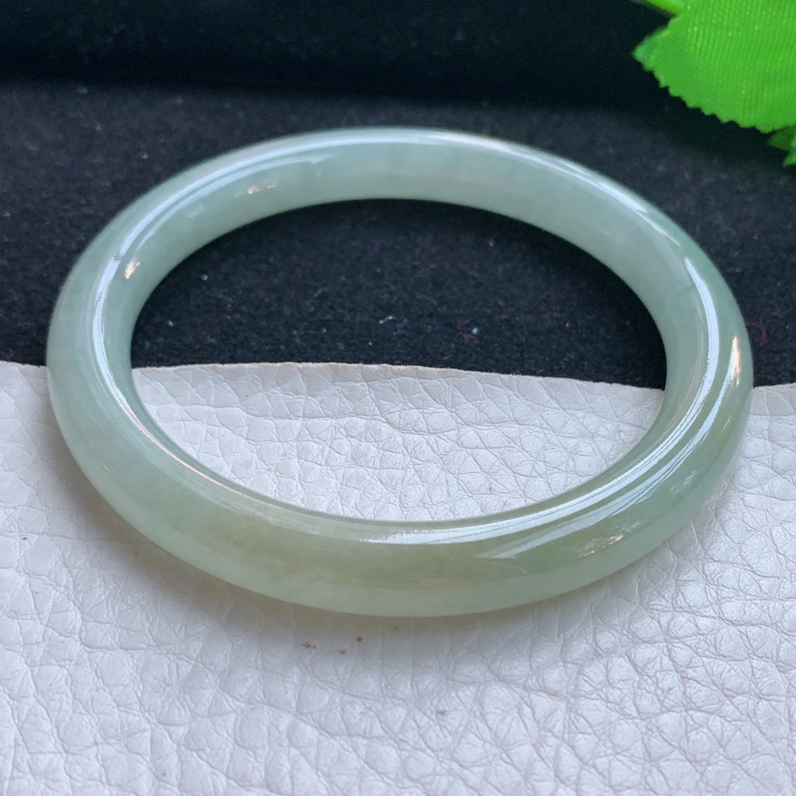 ll自然光55*8.3叮当镯 天然缅甸翡翠a货冰黄圆条玉镯子 玉手环 美人镯