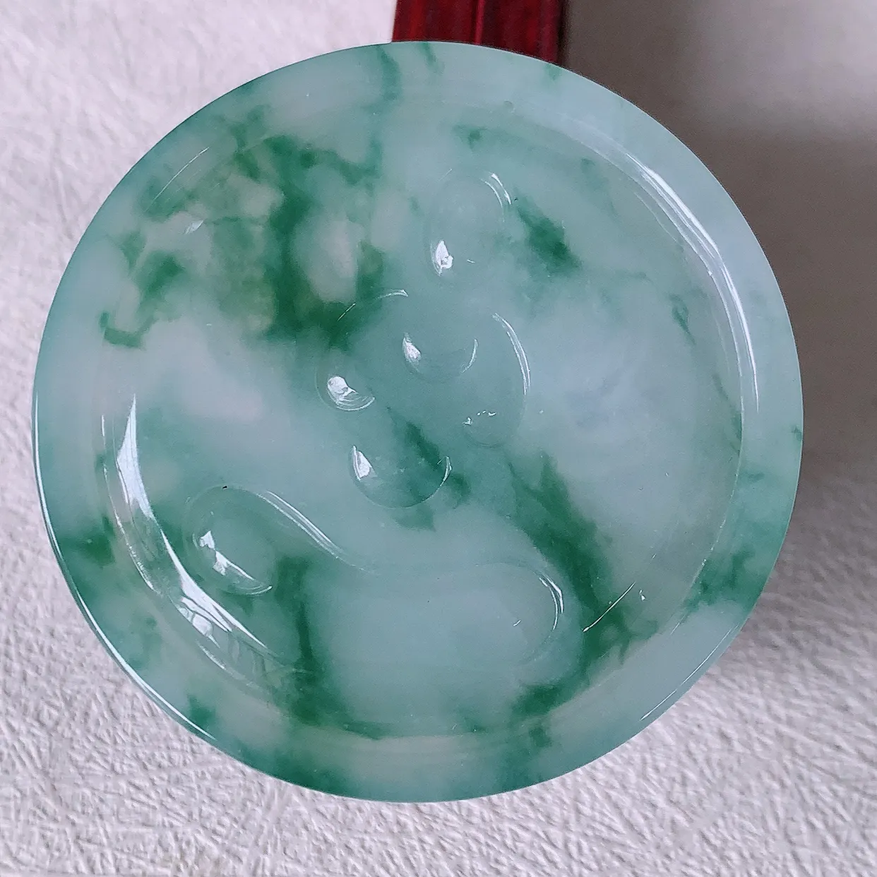 自然光实拍，冰飘花翡翠千手观音菩萨吊坠，赐福观音，玉润通透，慈祥端庄！#83.22