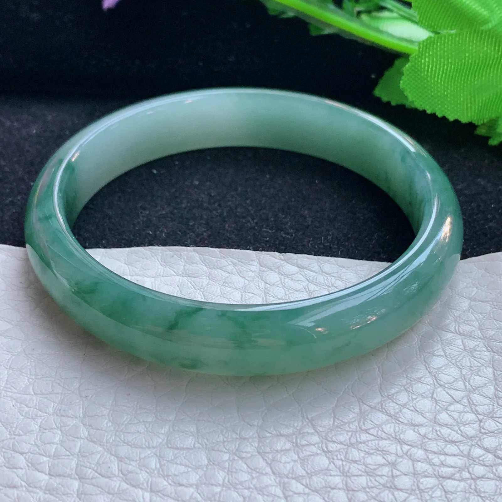 n自然光55*11*6.2招财镯 缅甸翡翠a货玉手镯半山水飘花宽边玉手环