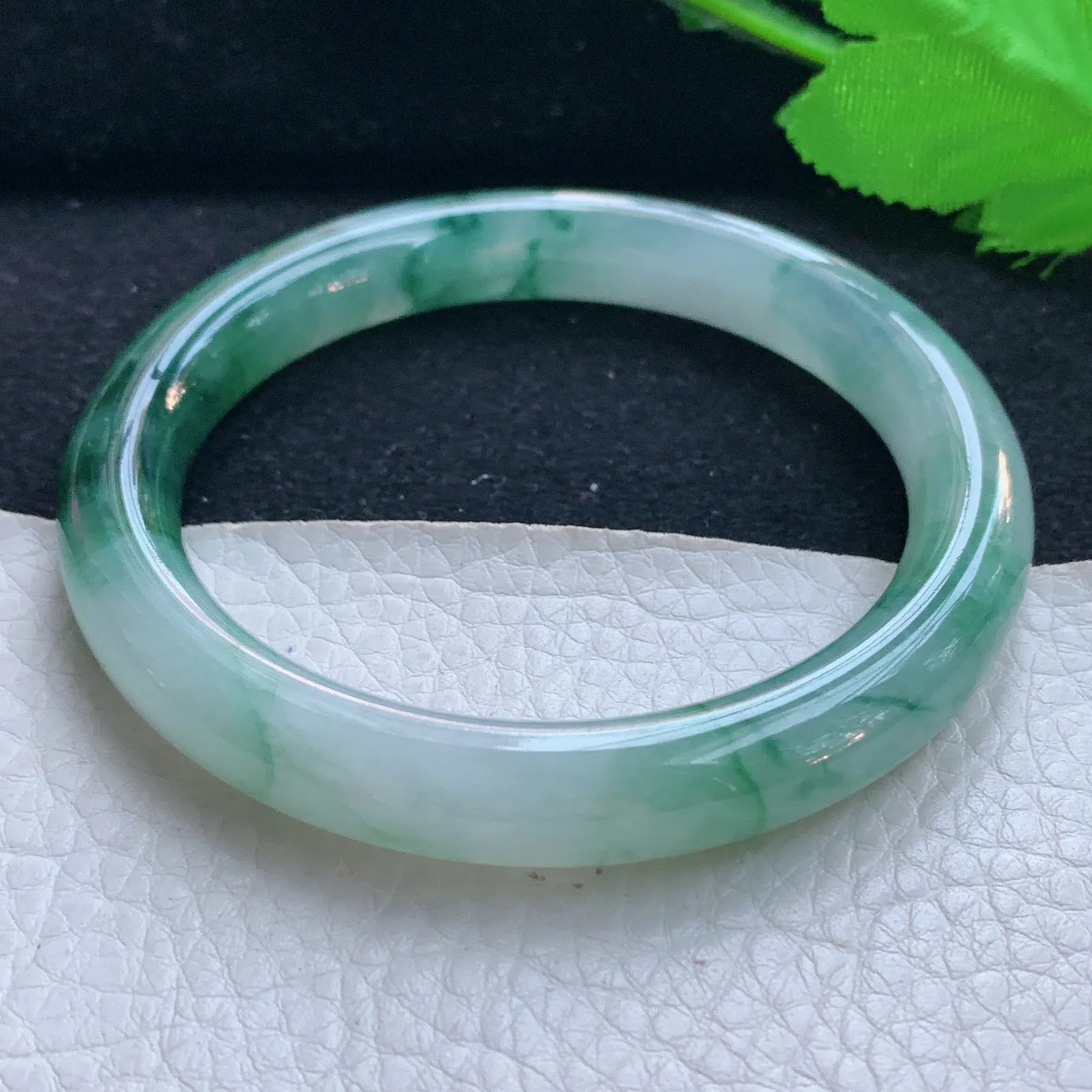 r自然光59*10.2*9.6美人镯 天然缅甸翡翠a货冰飘花大气圆条玉镯子 玉手环