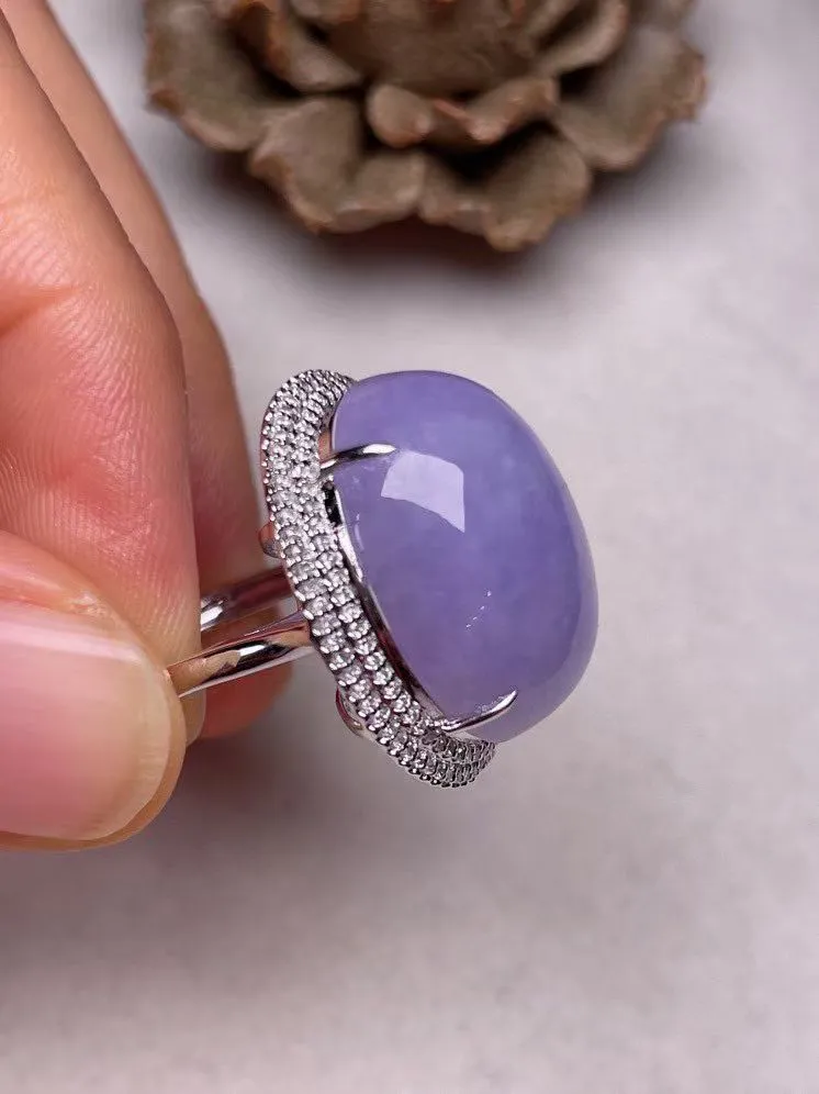 冰种紫罗兰蛋面戒指 、真金真钻镶嵌，种水好，玉质细腻 .裸石尺寸 18.9*15.0