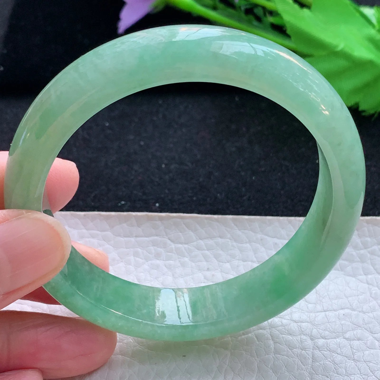 js自然光57*13.5*7.8平安镯 天然缅甸翡翠a货冰绿宽边玉镯子 玉手环