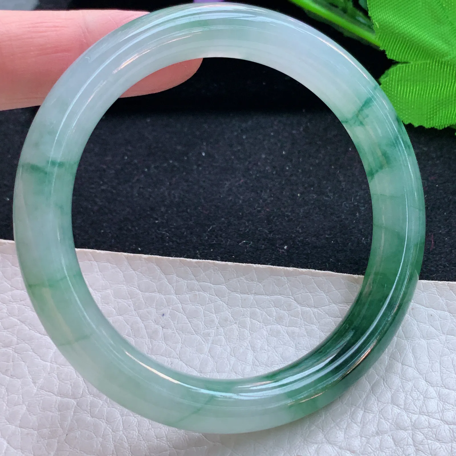 r自然光59*10.2*9.6美人镯 天然缅甸翡翠a货冰飘花大气圆条玉镯子 玉手环