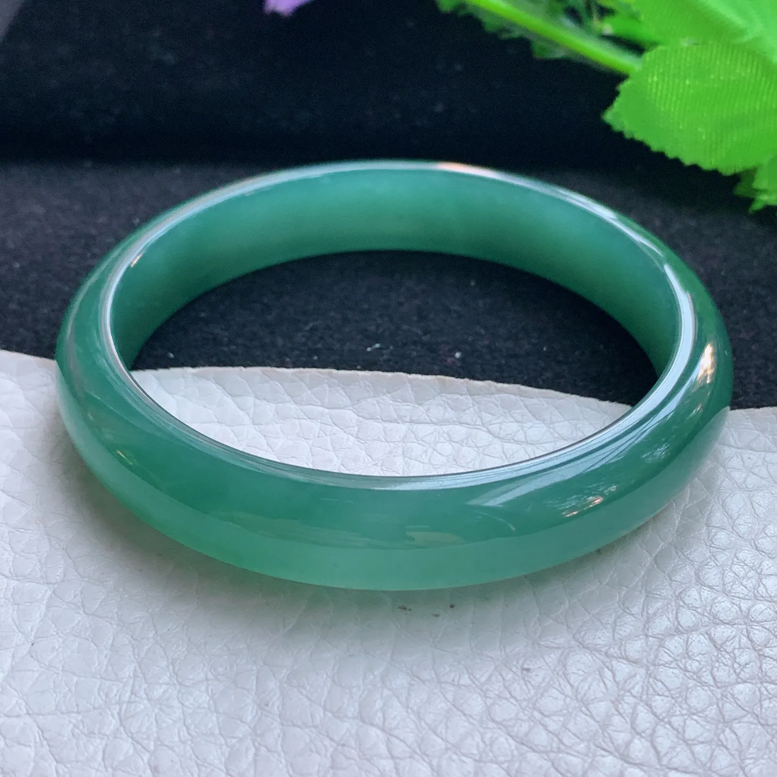 ll大圈口61.5*11*7平安镯 翡翠a货飘冰蓝起光宽边玉镯子 玉手环