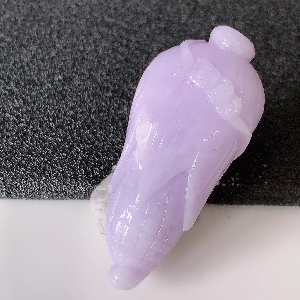 自然光实拍，冰润紫罗兰翡翠玉米吊坠，多子多福，种老水足，雕工精湛 ，寓意美好，佩戴时尚出众！#05.