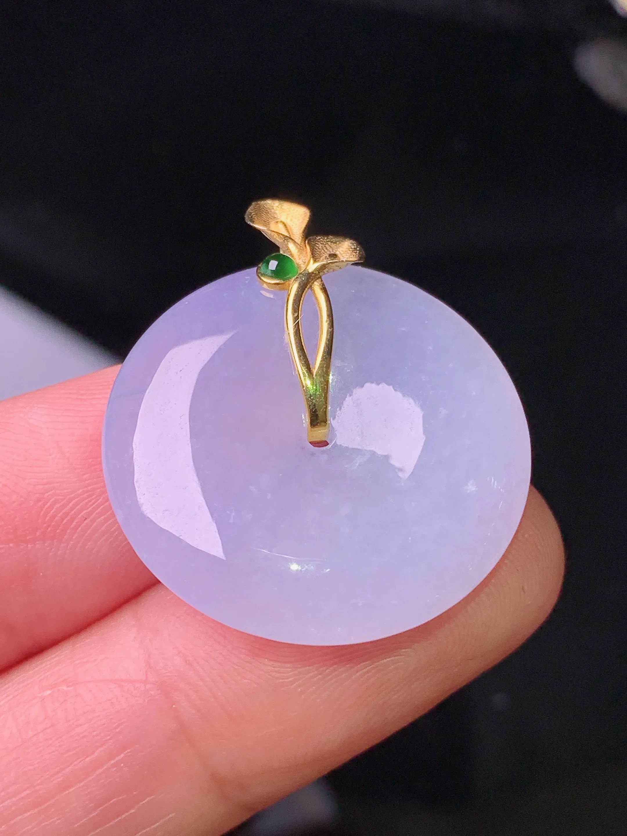 18k金镶嵌淡紫罗兰平安扣吊坠 玉质细腻 色泽清新艳丽 整体尺寸28*24*5.3