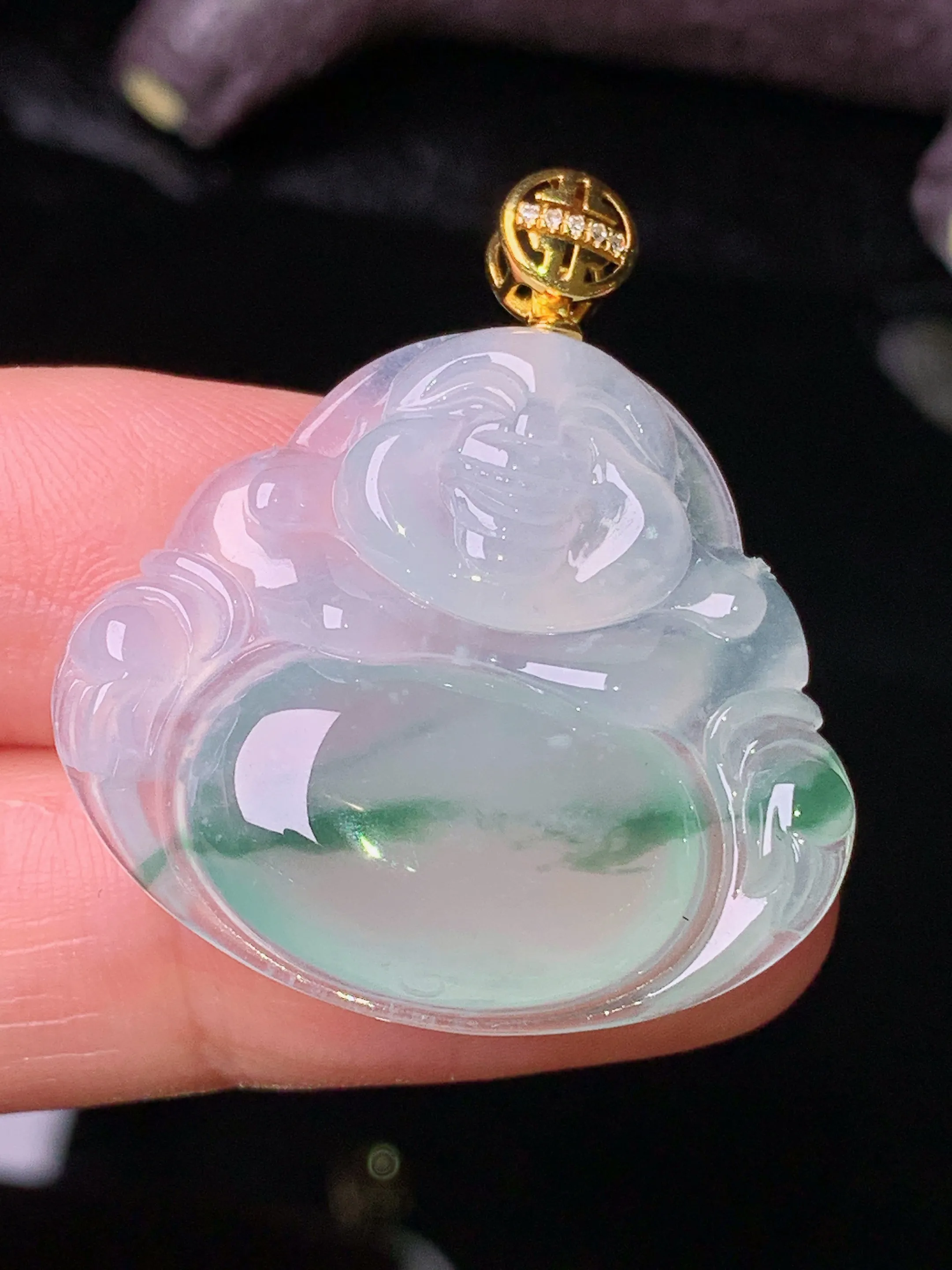 18k金镶嵌冰种飘绿佛公吊坠 玉质细腻 色泽清新艳丽 整体尺寸32.7*29.3*5.6