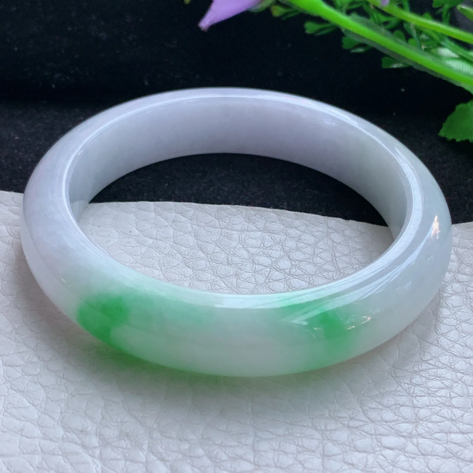 yh自然光57*13.3*8.5平安镯 翡翠a货玉手镯飘绿厚装宽边玉手环 美人镯