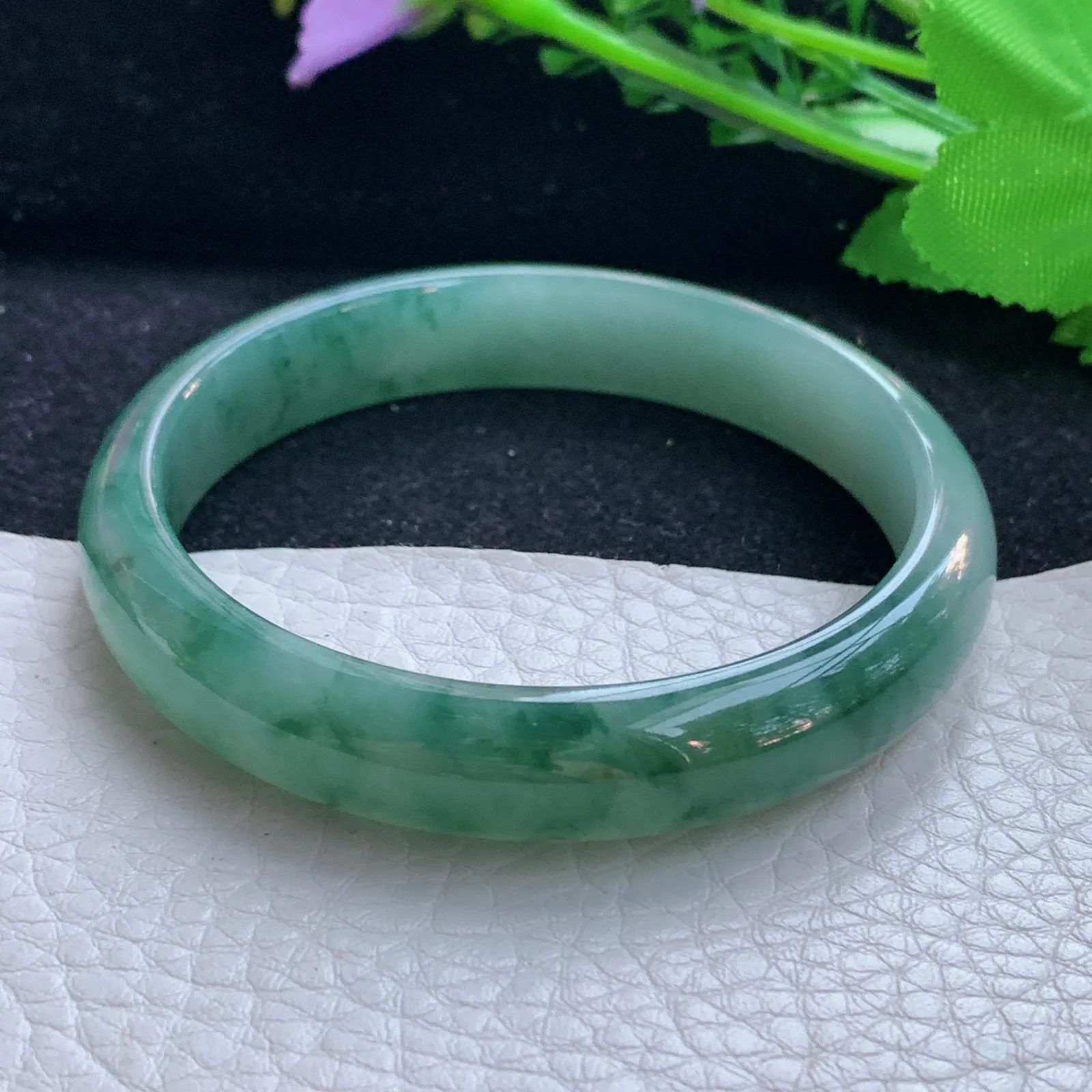 n自然光55*11*6.2招财镯 缅甸翡翠a货玉手镯半山水飘花宽边玉手环