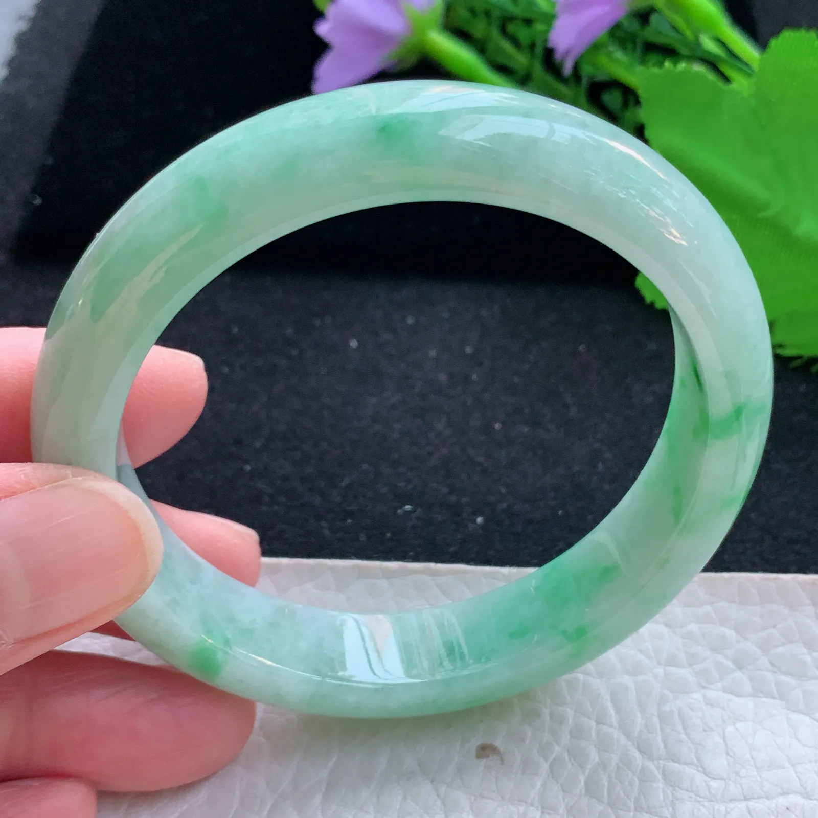 ll自然光55.5*12.3*8平安镯 天然缅甸翡翠a货飘阳绿宽边玉镯子 玉手环