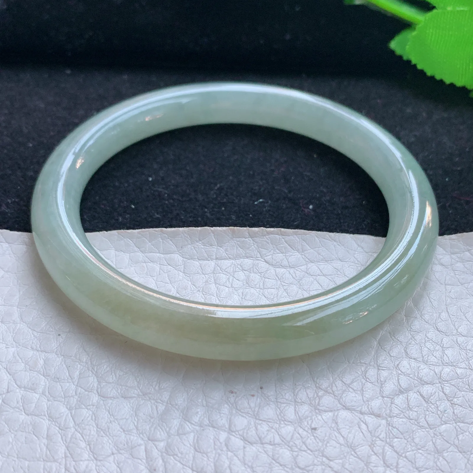 ll自然光55*8.3叮当镯 天然缅甸翡翠a货冰黄圆条玉镯子 玉手环 美人镯