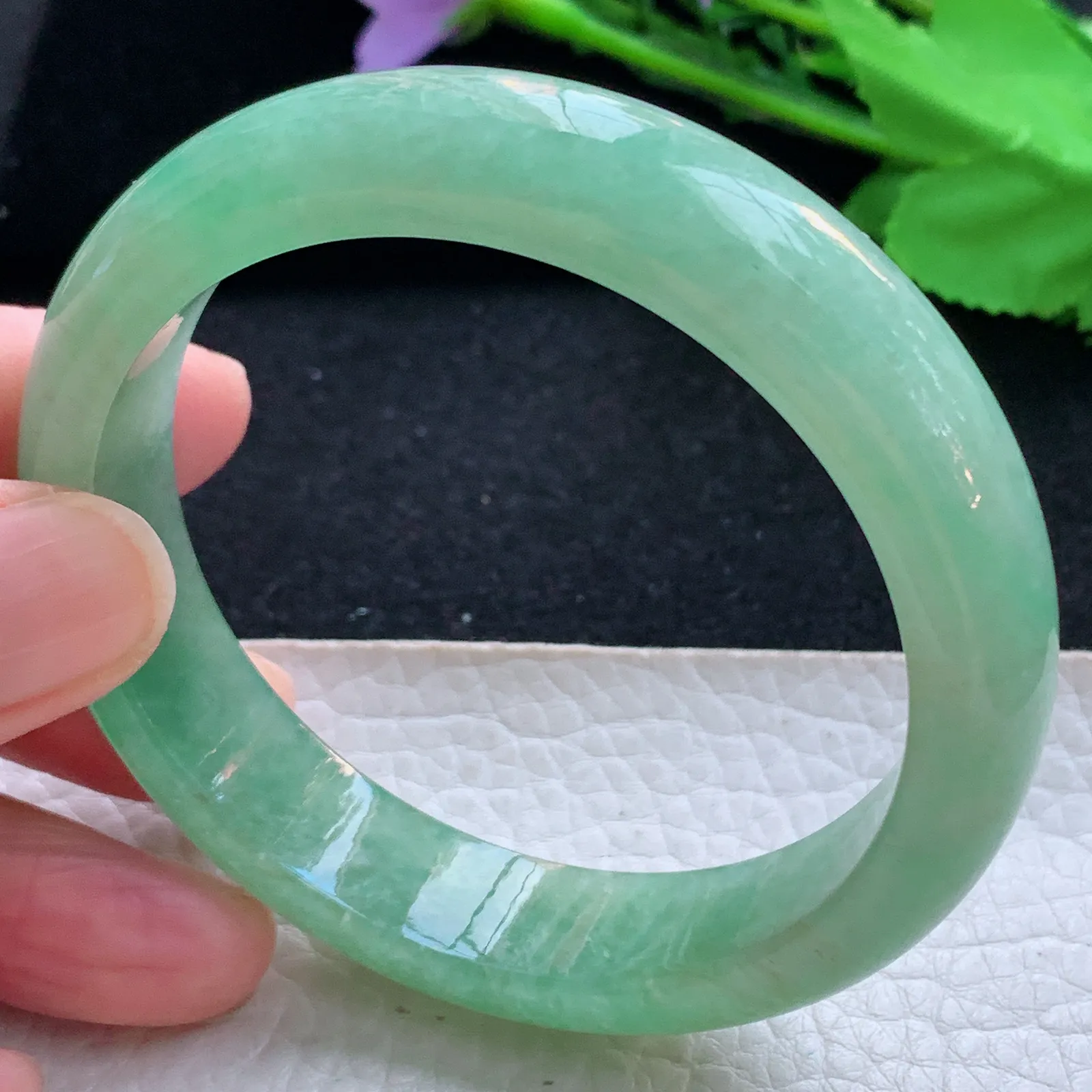 js自然光57*13.5*7.8平安镯 天然缅甸翡翠a货冰绿宽边玉镯子 玉手环