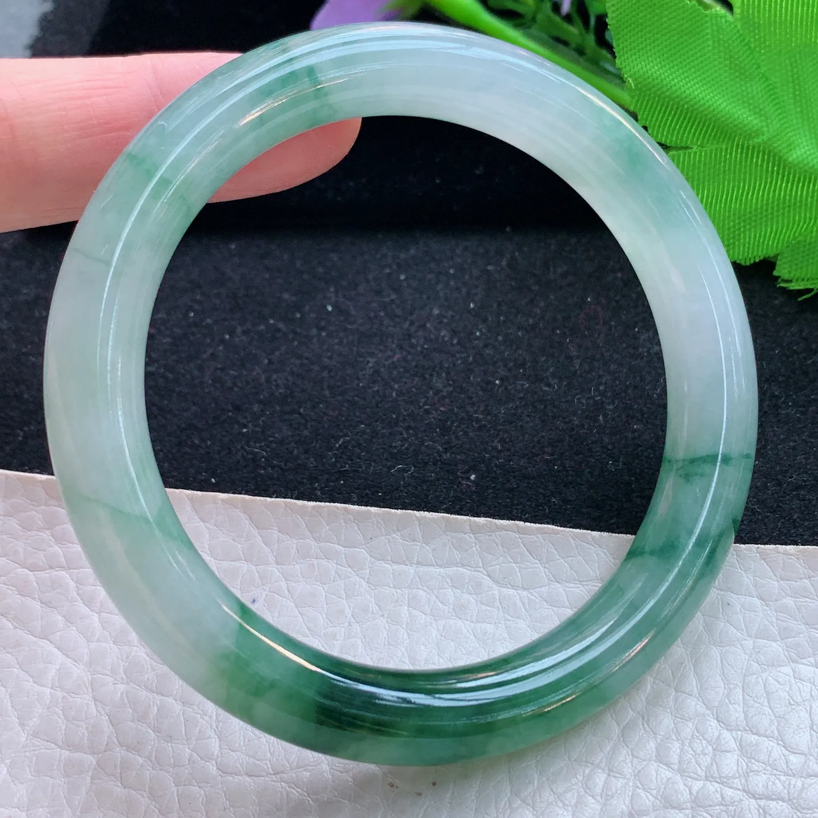 r自然光59*10.2*9.6美人镯 天然缅甸翡翠a货冰飘花大气圆条玉镯子 玉手环