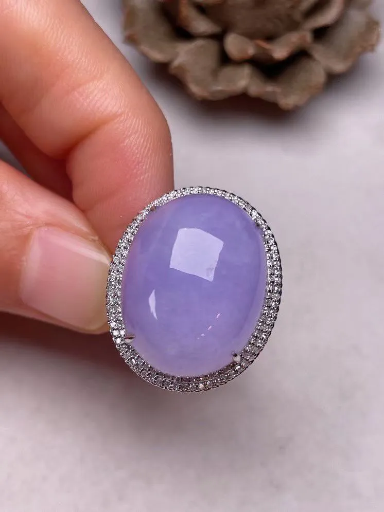 冰种紫罗兰蛋面戒指 、真金真钻镶嵌，种水好，玉质细腻 .裸石尺寸 18.9*15.0