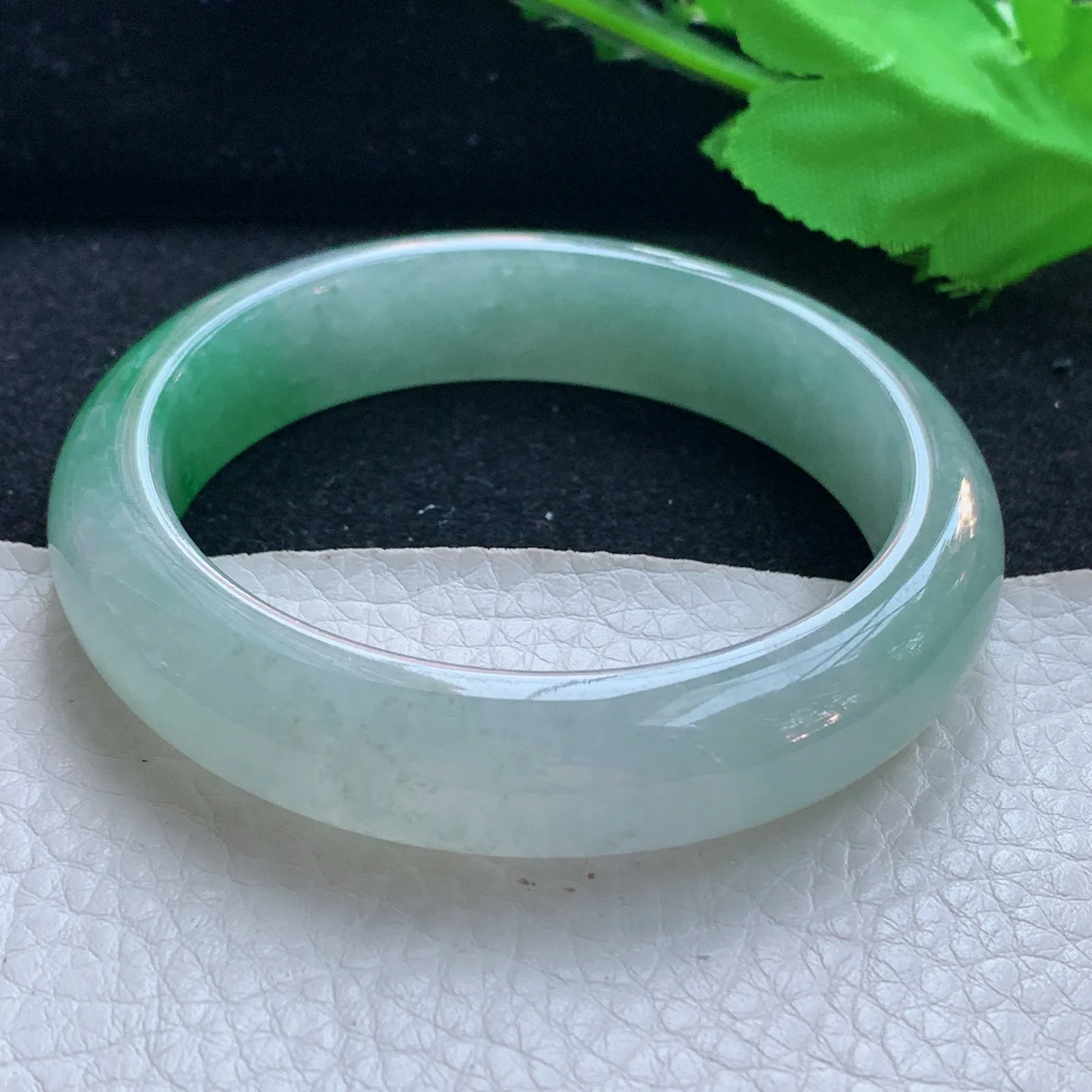 r自然光55*13*8.5平安镯 天然缅甸翡翠a货冰绿宽边玉镯子 玉手环