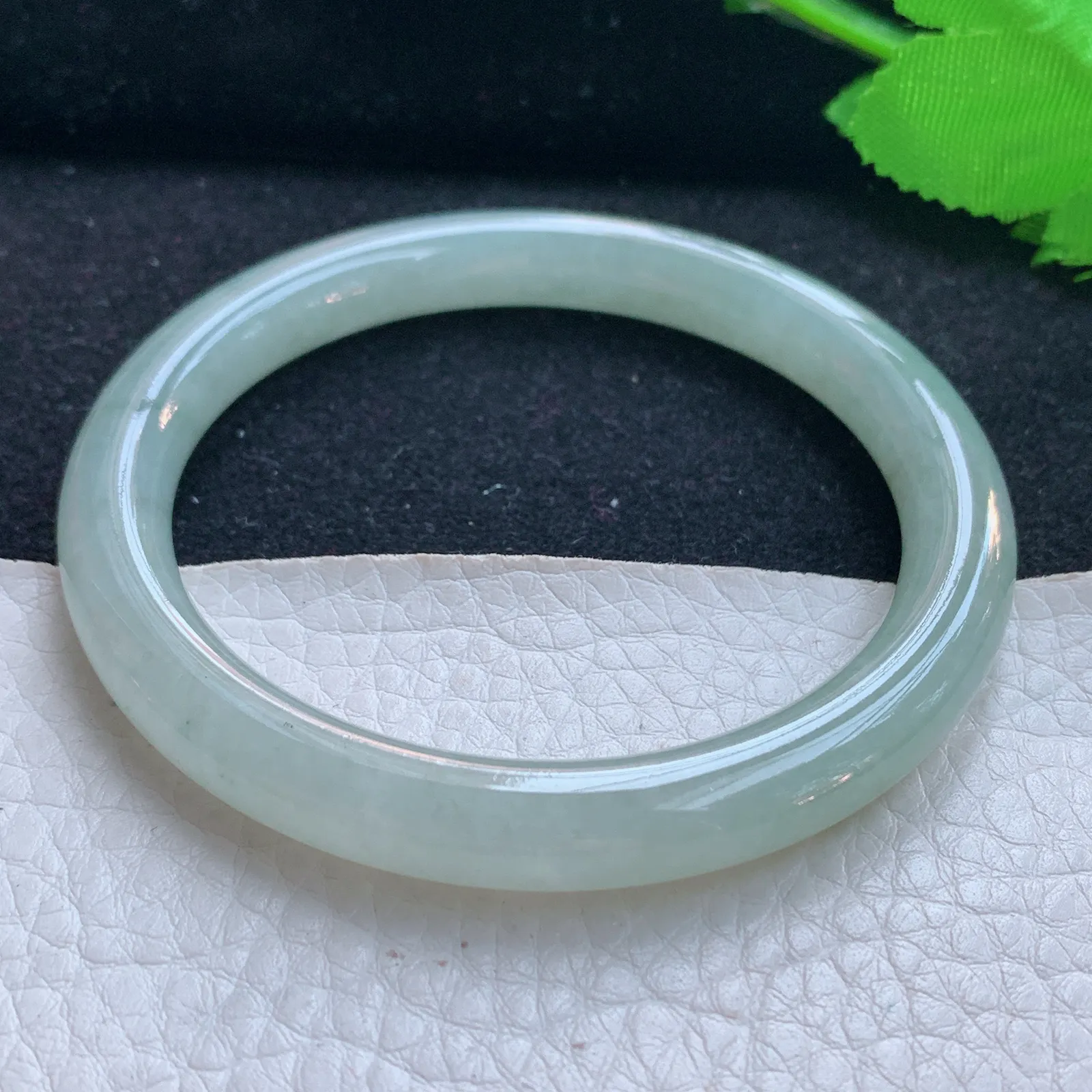 ll自然光55*8.3叮当镯 天然缅甸翡翠a货冰黄圆条玉镯子 玉手环 美人镯