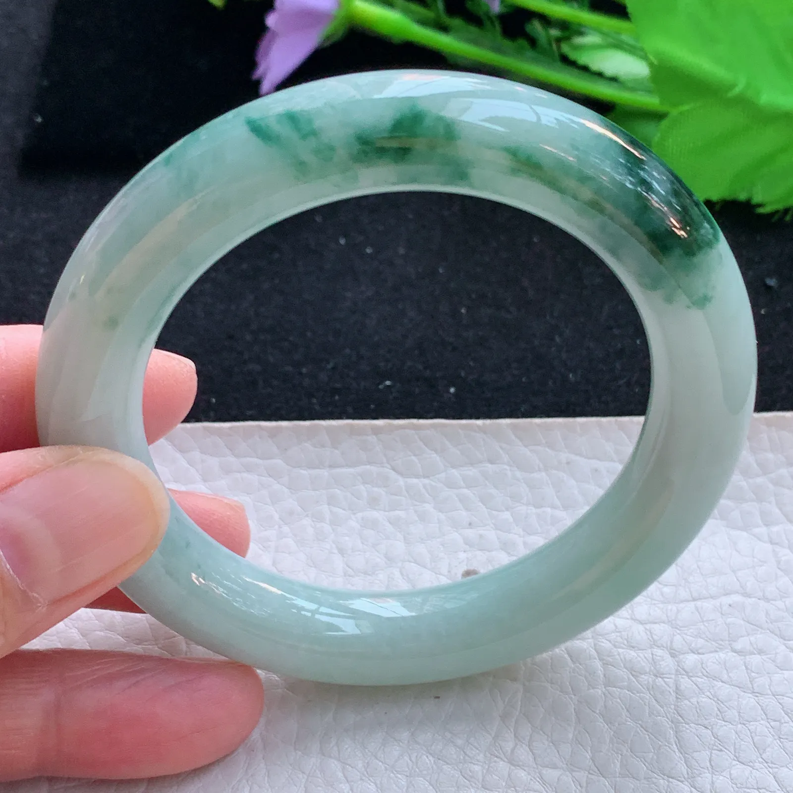 yw5自然光55*11.2*11美人镯 缅甸翡翠a货玉手镯飘花圆条玉手环