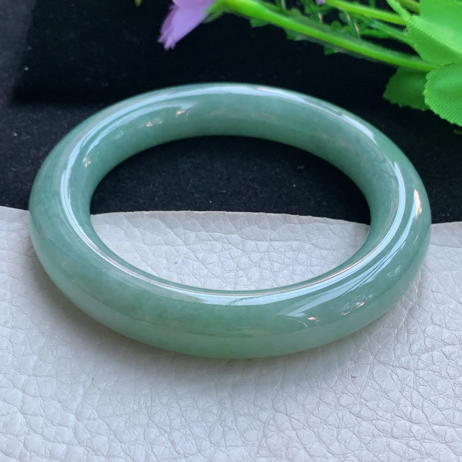 js自然光56*11.6*11.3胖圆镯 天然缅甸翡翠a货满绿圆条玉镯子 玉手环