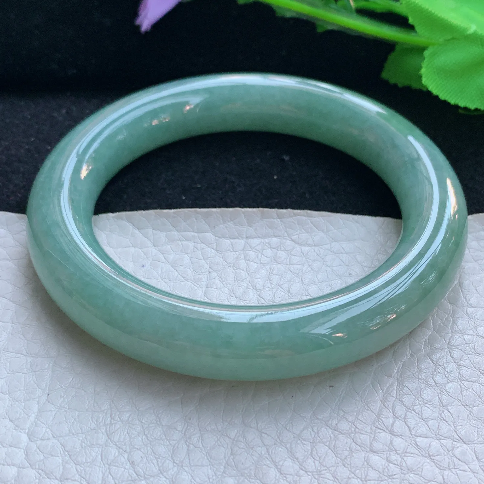 js自然光56*11.6*11.3胖圆镯 天然缅甸翡翠a货满绿圆条玉镯子 玉手环