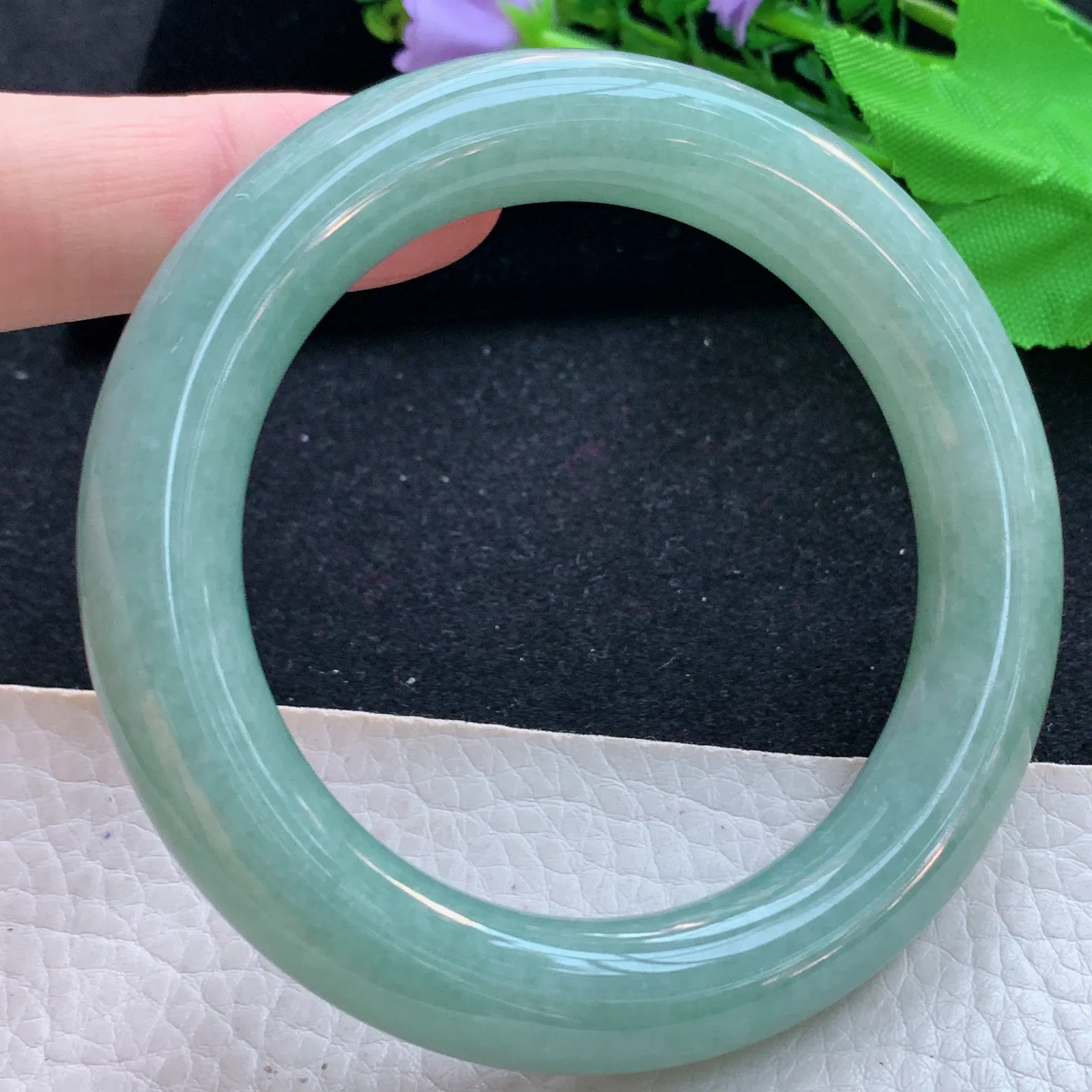 js自然光56*11.6*11.3胖圆镯 天然缅甸翡翠a货满绿圆条玉镯子 玉手环