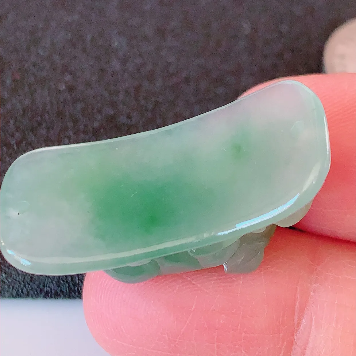 自然光实拍，冰种双彩貔貅翡翠手环，种老水足，冰清玉润   颜色漂亮  #81.20取一尺寸32.5*14.5*14.5