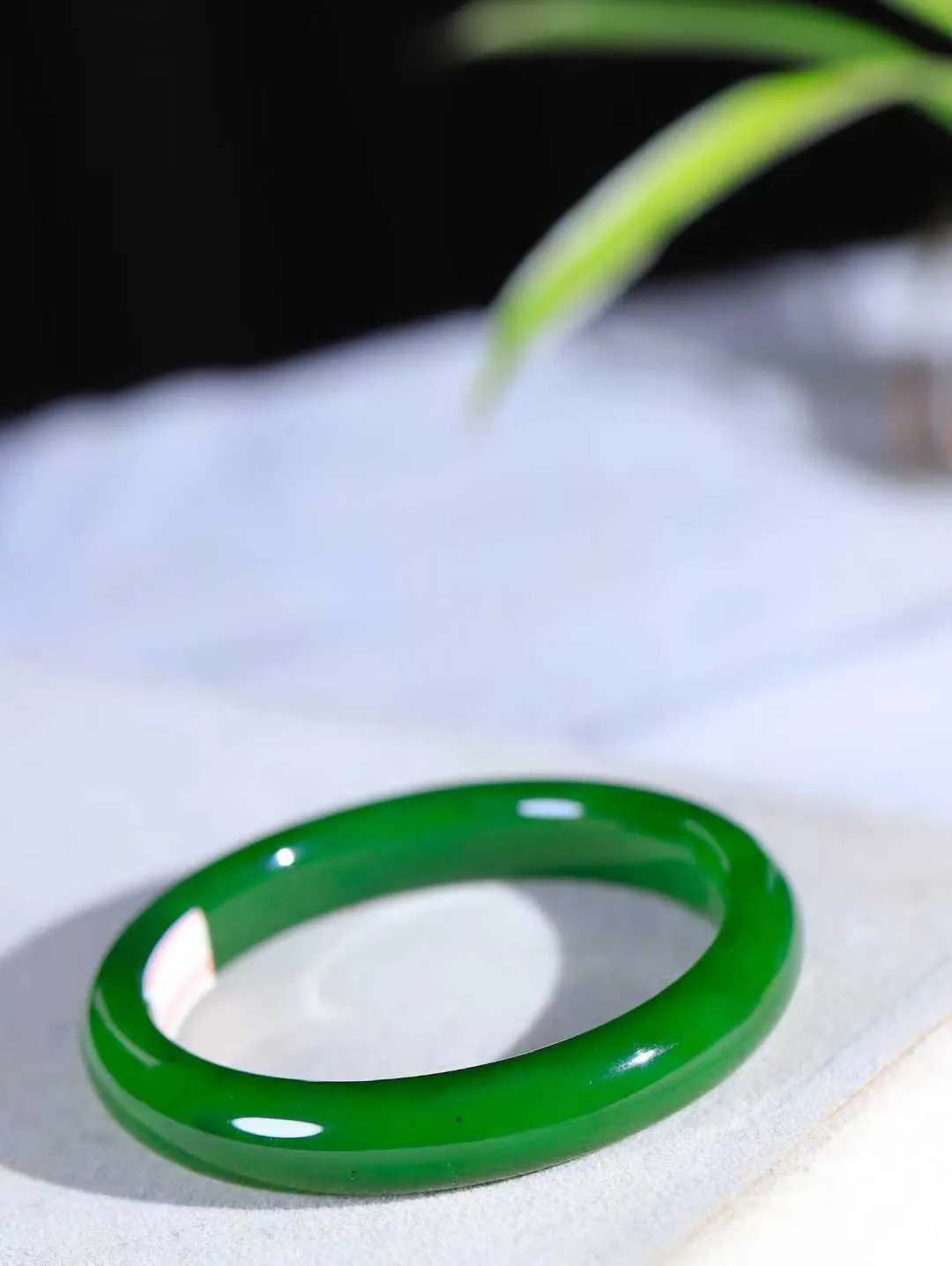 【碧波流转·手镯】

收藏级臻品️和田玉碧玉手镯，玉质细腻温润，手感舒适，️线条流畅，简约大