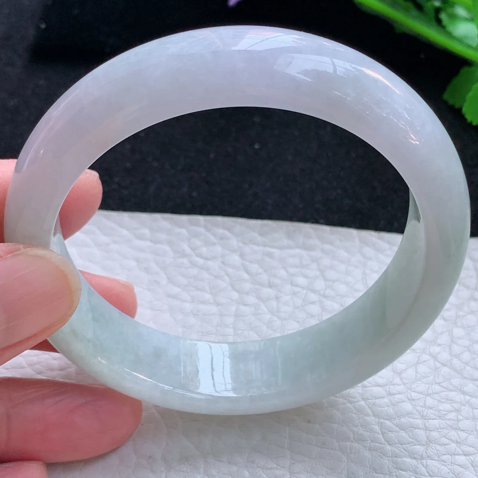 zjf自然光57.5*15*8.2轮胎镯 缅甸翡翠a货玉手镯淡春带彩宽边玉手环