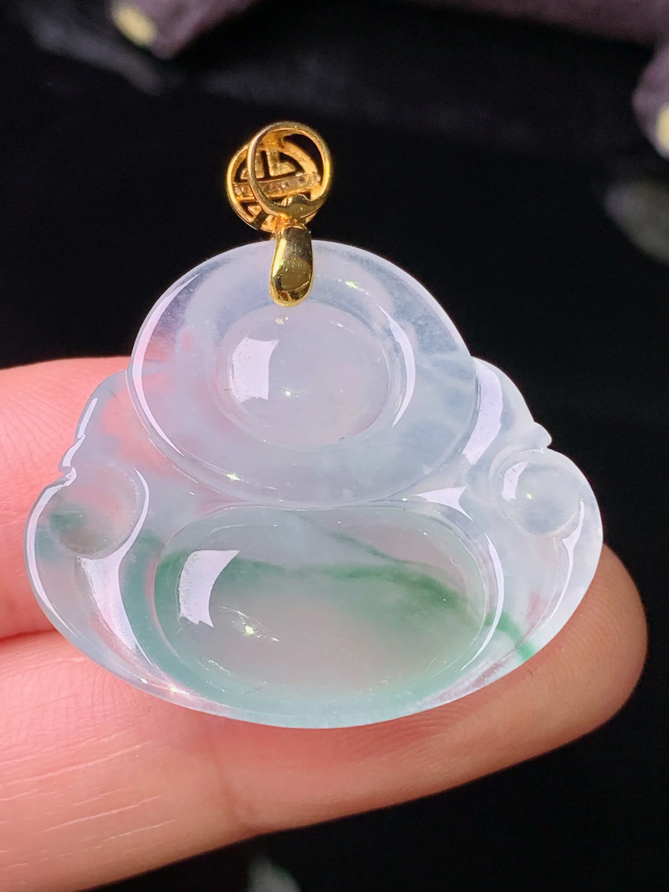 18k金镶嵌冰种飘绿佛公吊坠 玉质细腻 色泽清新艳丽 整体尺寸32.7*29.3*5.6