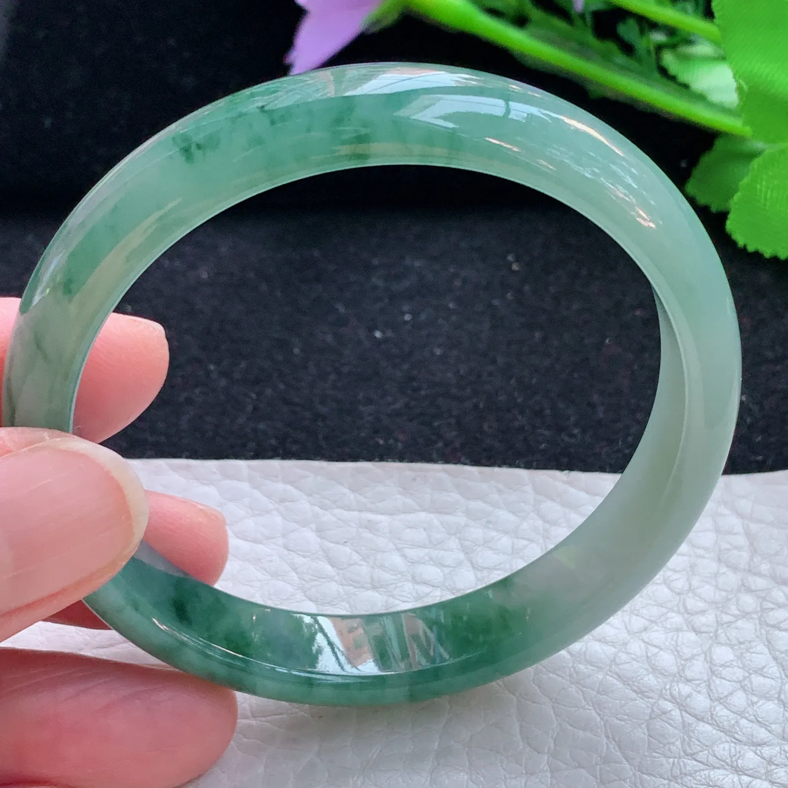 n自然光55*11*6.2招财镯 缅甸翡翠a货玉手镯半山水飘花宽边玉手环