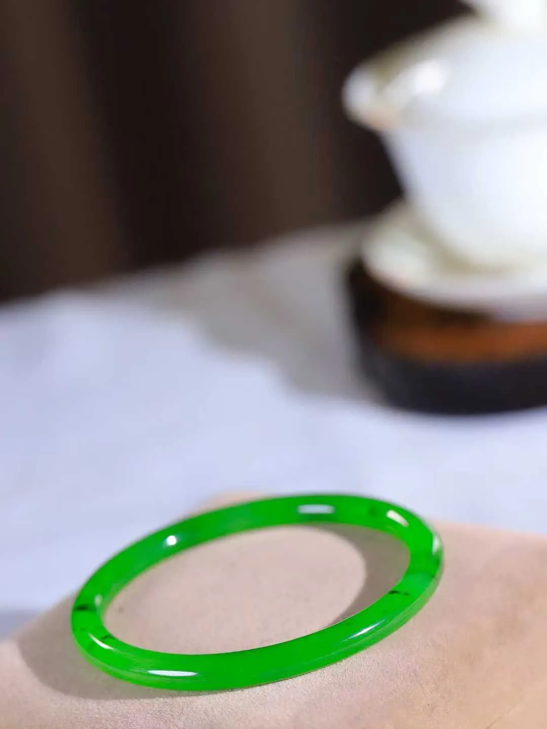 【温润如心.镯】

精品️和田玉碧玉手镯，精选上等碧玉料，色泽清透，质地细腻。佩戴它，感受千年玉文