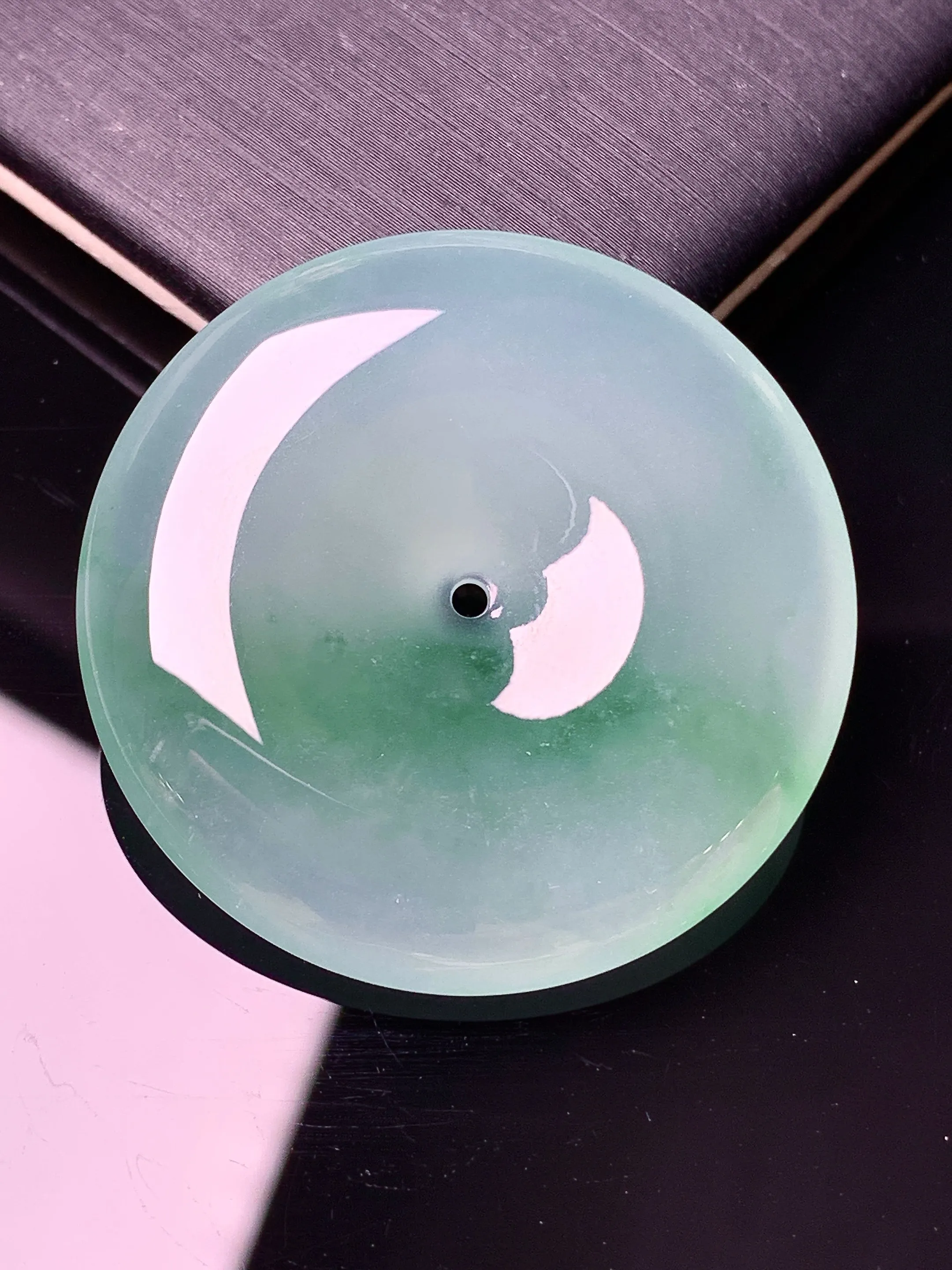 冰种平安扣吊坠 玉质细腻 色泽清新艳丽 整体尺寸34.5*6