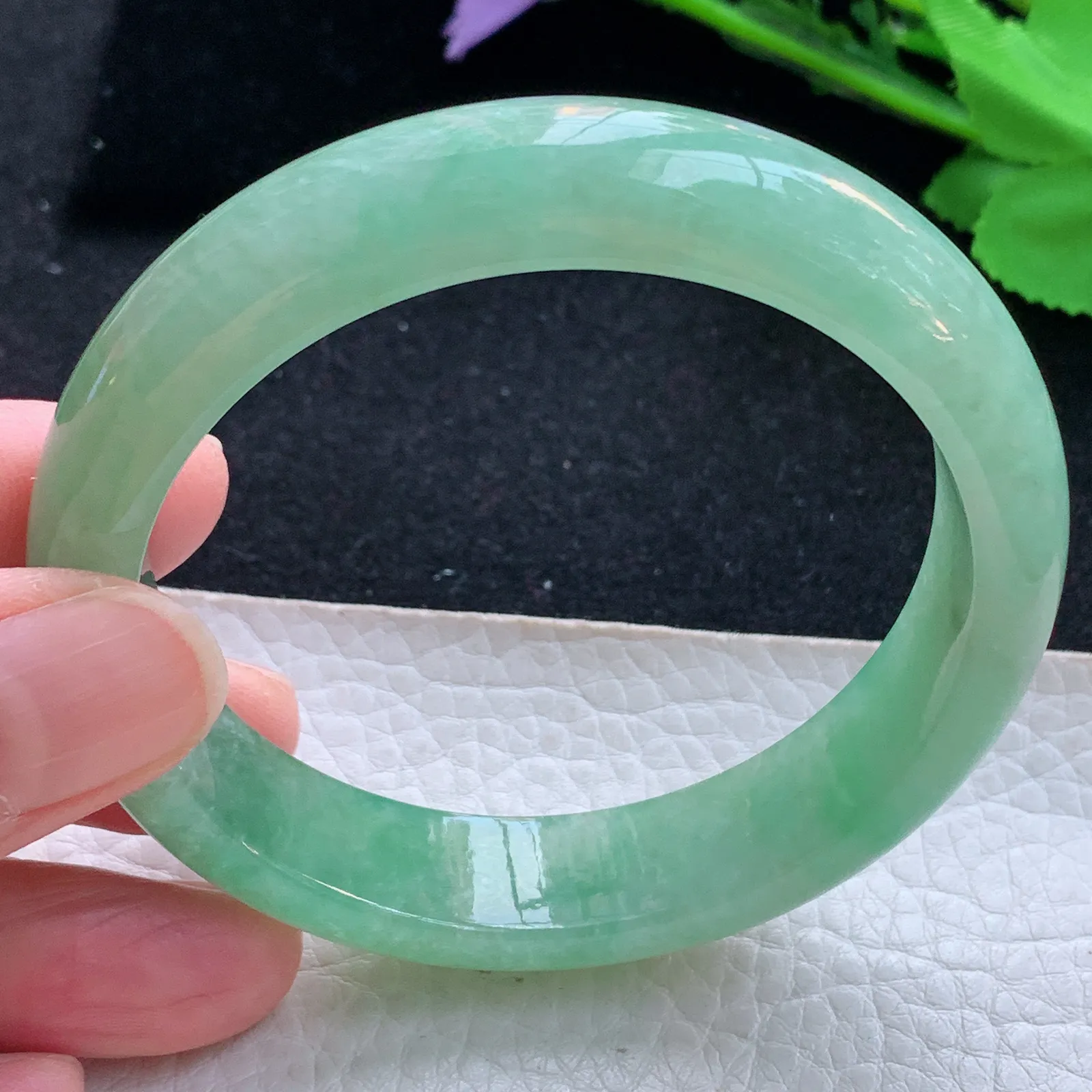 js自然光57*13.5*7.8平安镯 天然缅甸翡翠a货冰绿宽边玉镯子 玉手环