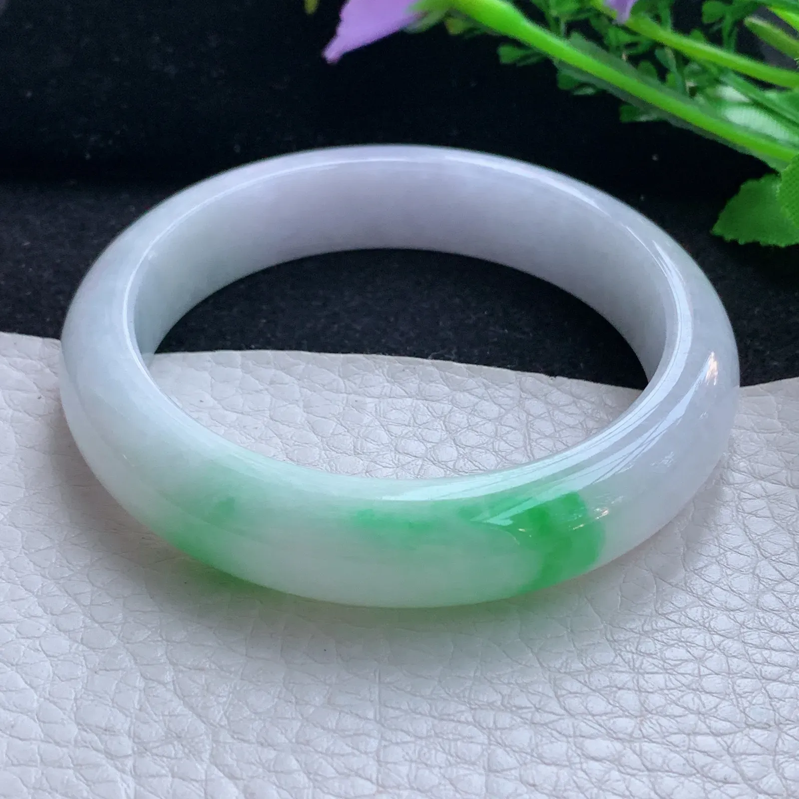 yh自然光57*13.3*8.5平安镯 翡翠a货玉手镯飘绿厚装宽边玉手环 美人镯