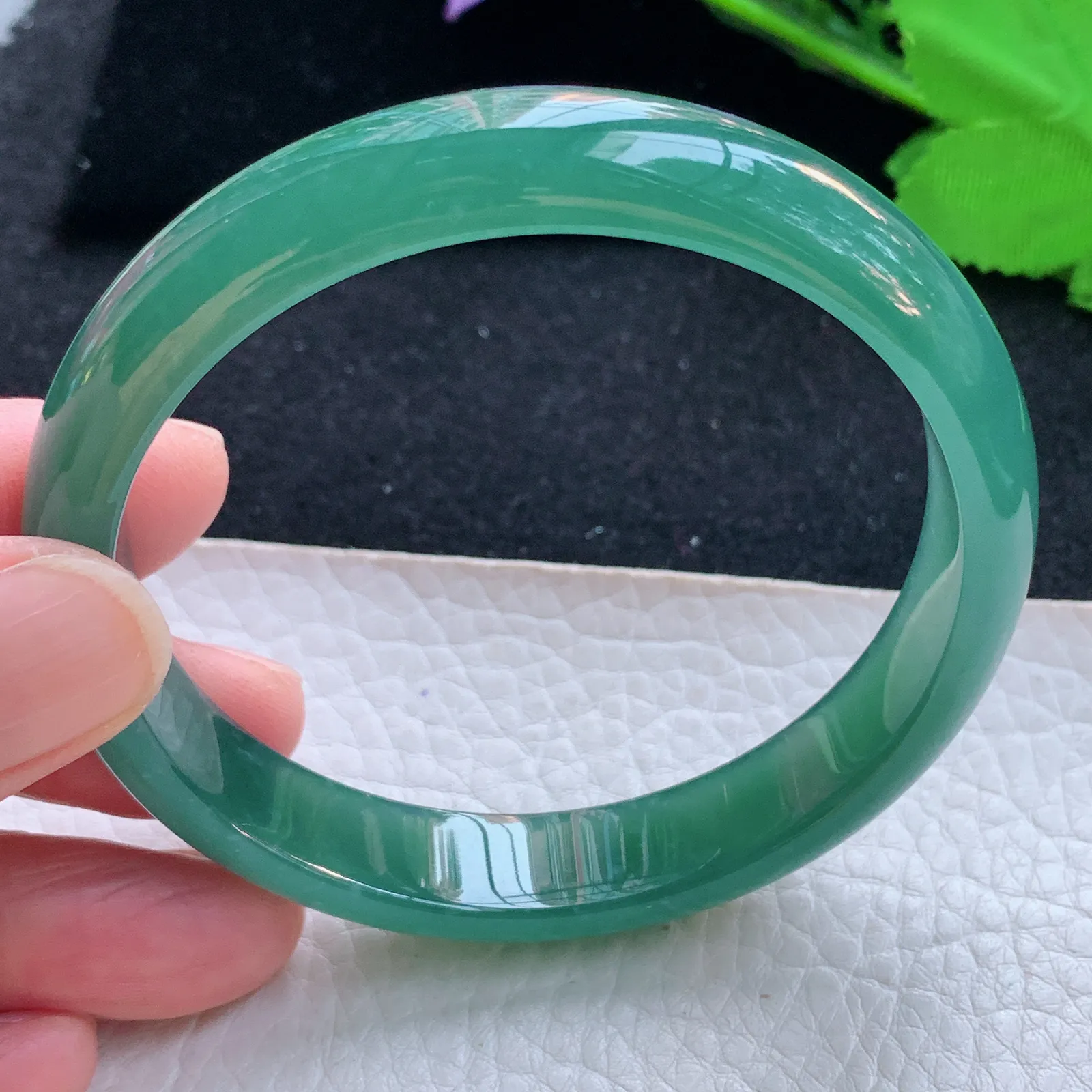 ll大圈口61.5*11*7平安镯 翡翠a货飘冰蓝起光宽边玉镯子 玉手环