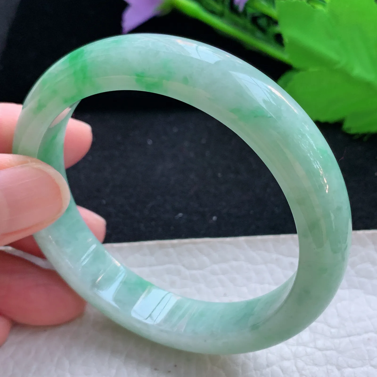 ll自然光55.5*12.3*8平安镯 天然缅甸翡翠a货飘阳绿宽边玉镯子 玉手环