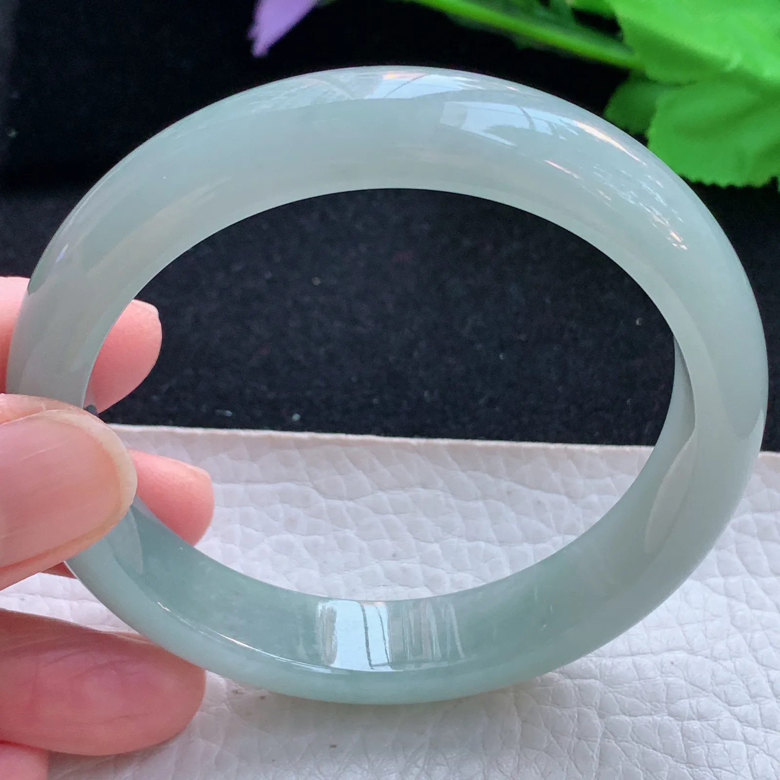 js自然光57.5*12.5*7.5平安镯 天然缅甸翡翠a货浅绿冰润宽边玉手环