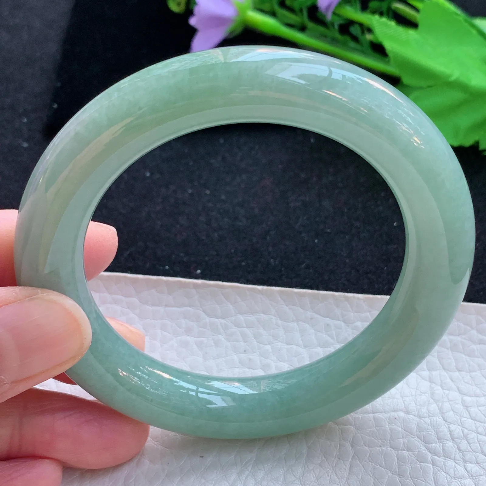 js自然光56*11.6*11.3胖圆镯 天然缅甸翡翠a货满绿圆条玉镯子 玉手环