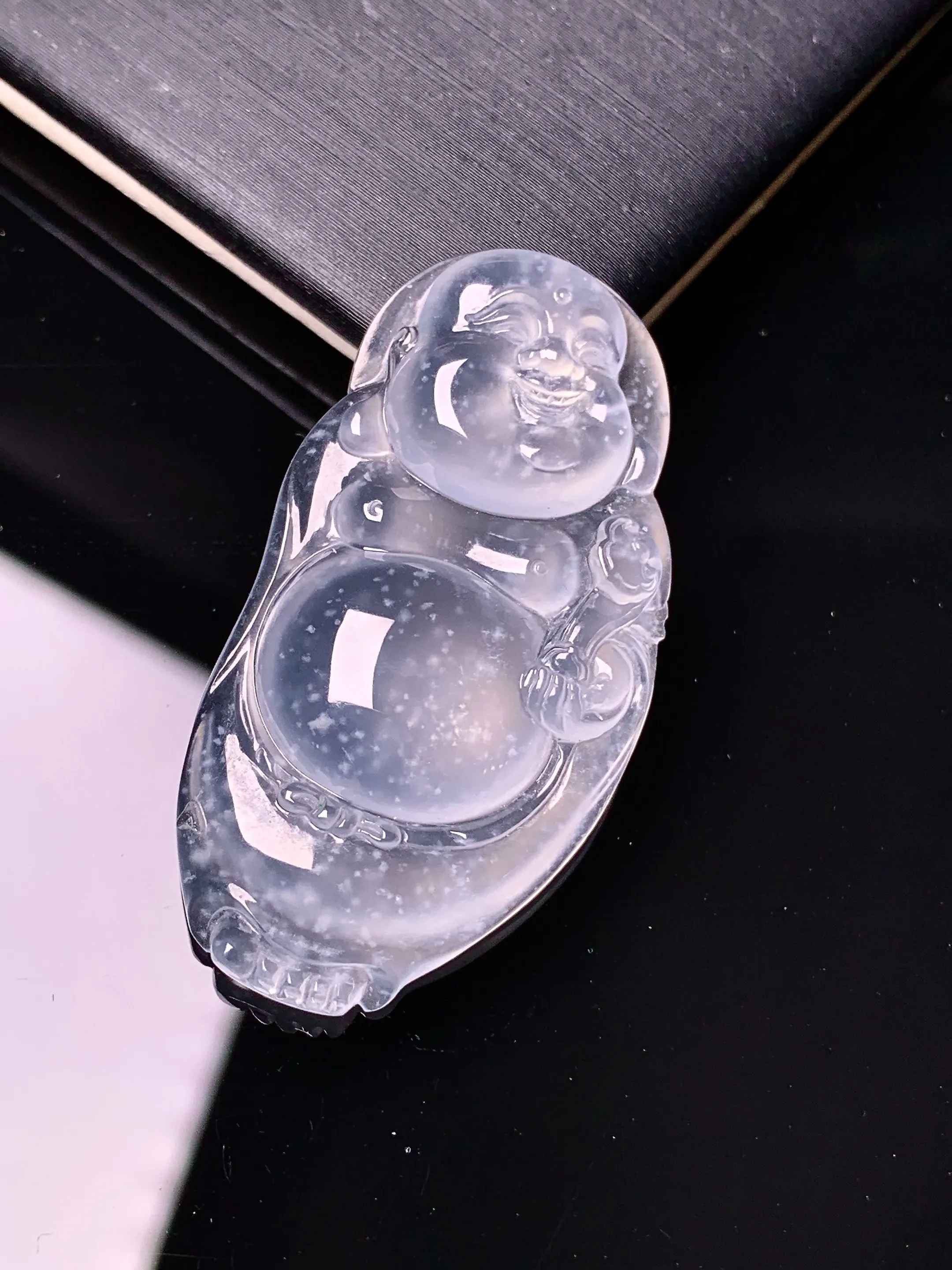 冰种逍遥佛公吊坠 玉质细腻 色泽清新艳丽 整体尺寸39.8*20.8*5.5