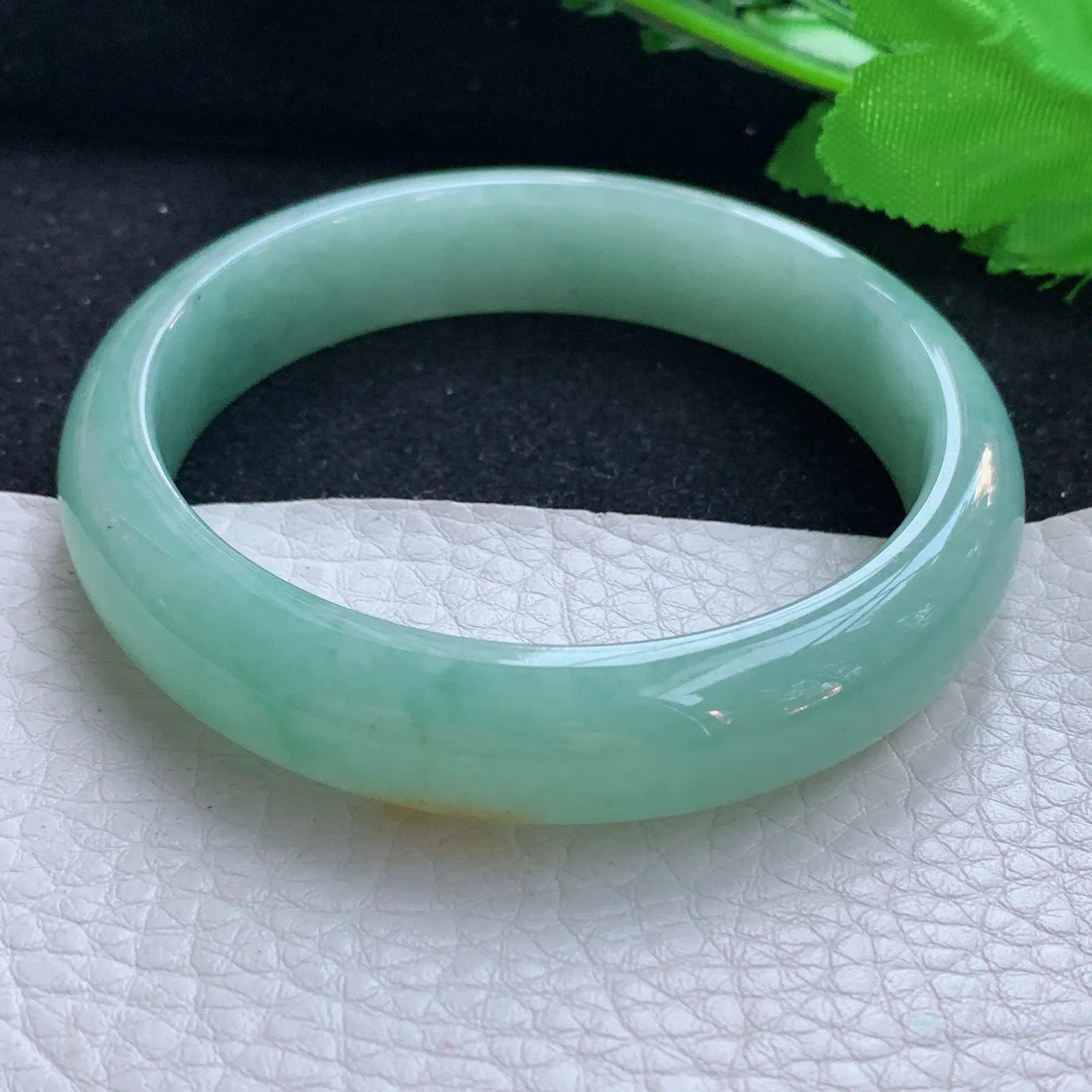 n自然光57*13*7.3平安镯 缅甸翡翠a货玉手镯双彩大气宽边玉手环