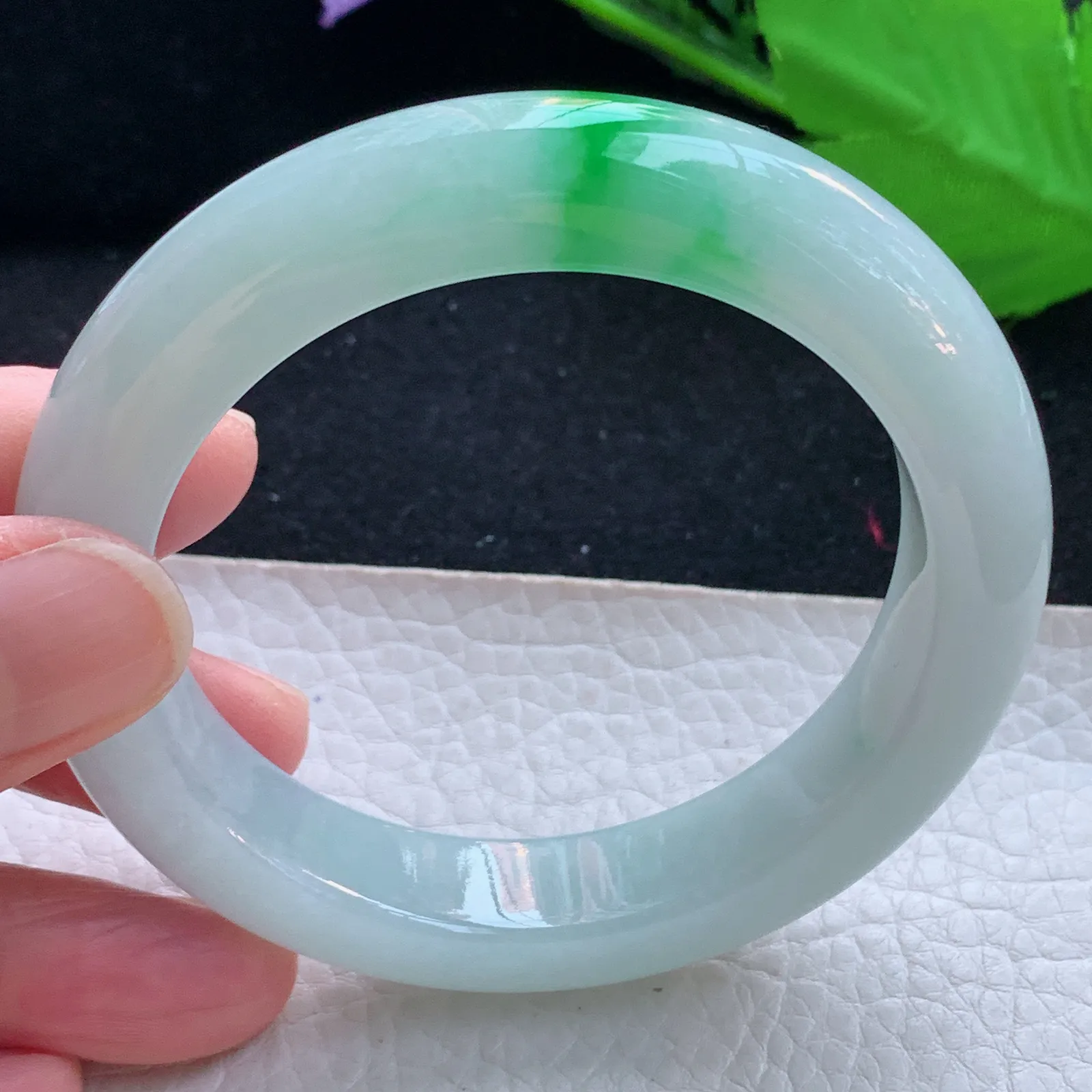 r自然光55.5*12.5*9.6平安镯 天然缅甸翡翠a货白底青宽边玉镯子 玉手环