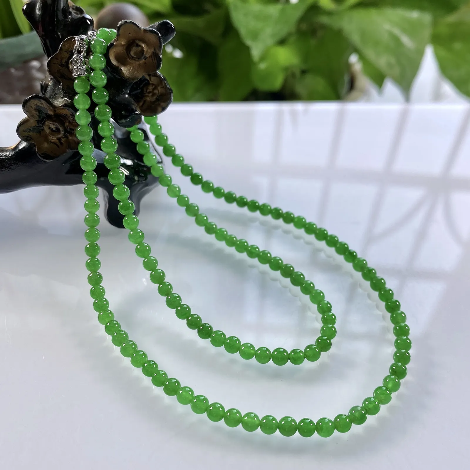 收藏级别，缅甸天然翡翠A货，卡4高冰种起光起胶正阳绿小米珠项链手链，尺寸：4mm/130颗，长度540mm，重量：16.08g