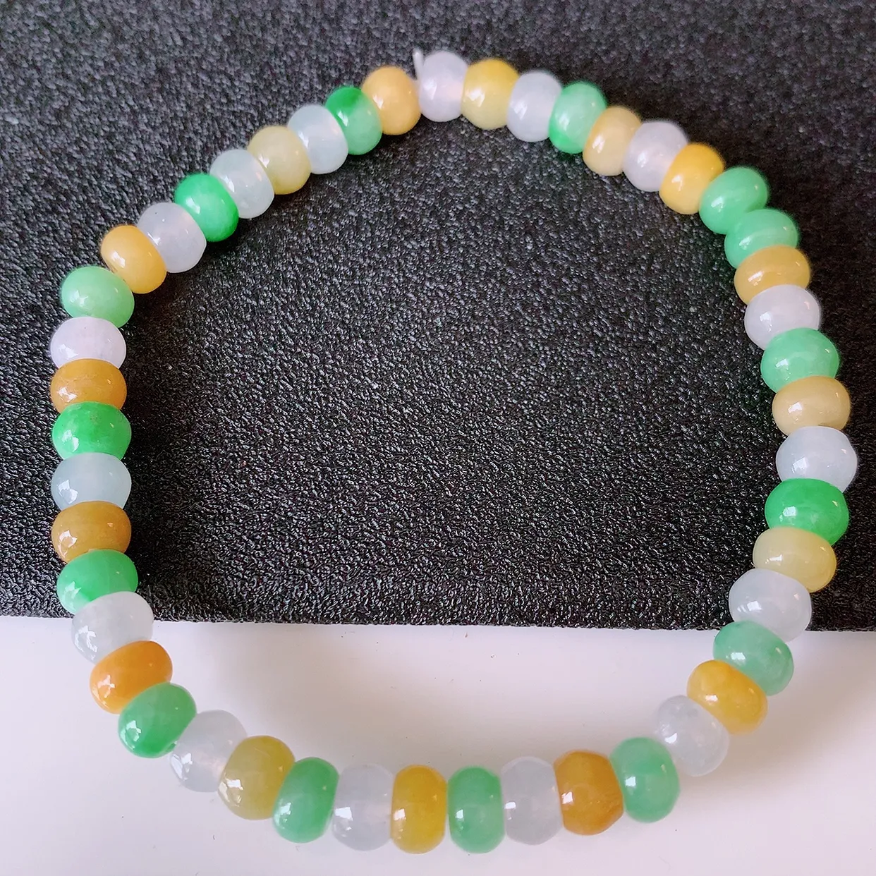 自然光实拍，冰润多宝翡翠手链，多彩翡翠手串，颜色丰富，料子细腻，高档大气，自戴送礼佳品！#46.22