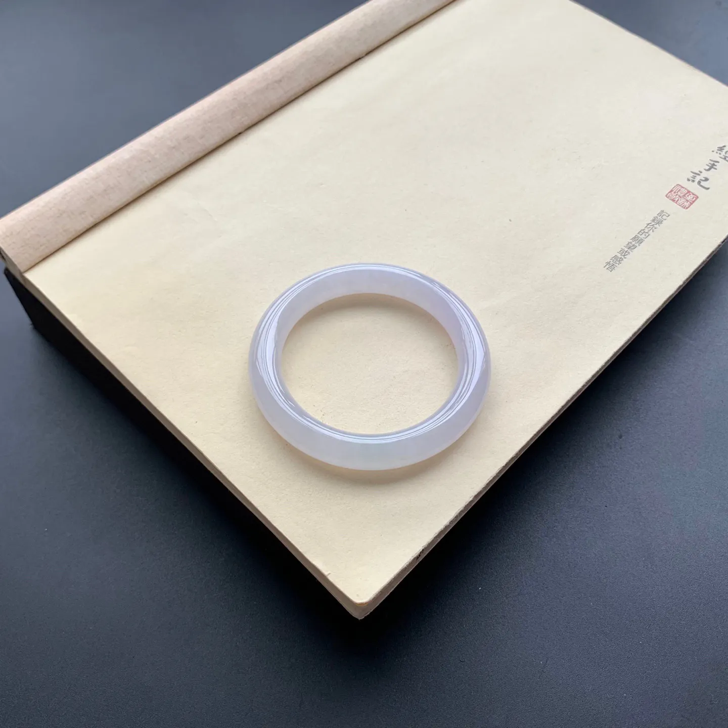 53.6圈口冰种圆条手镯 尺寸：53.6-9.8-9.5，无纹裂，白净透亮，胶感十足