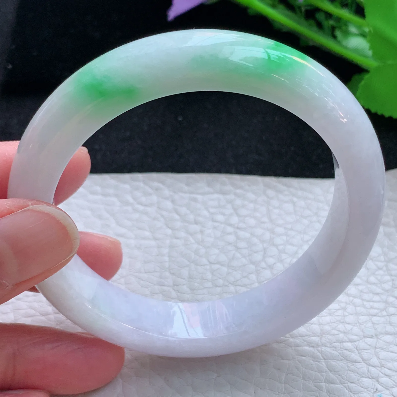 yh自然光57*13.3*8.5平安镯 翡翠a货玉手镯飘绿厚装宽边玉手环 美人镯