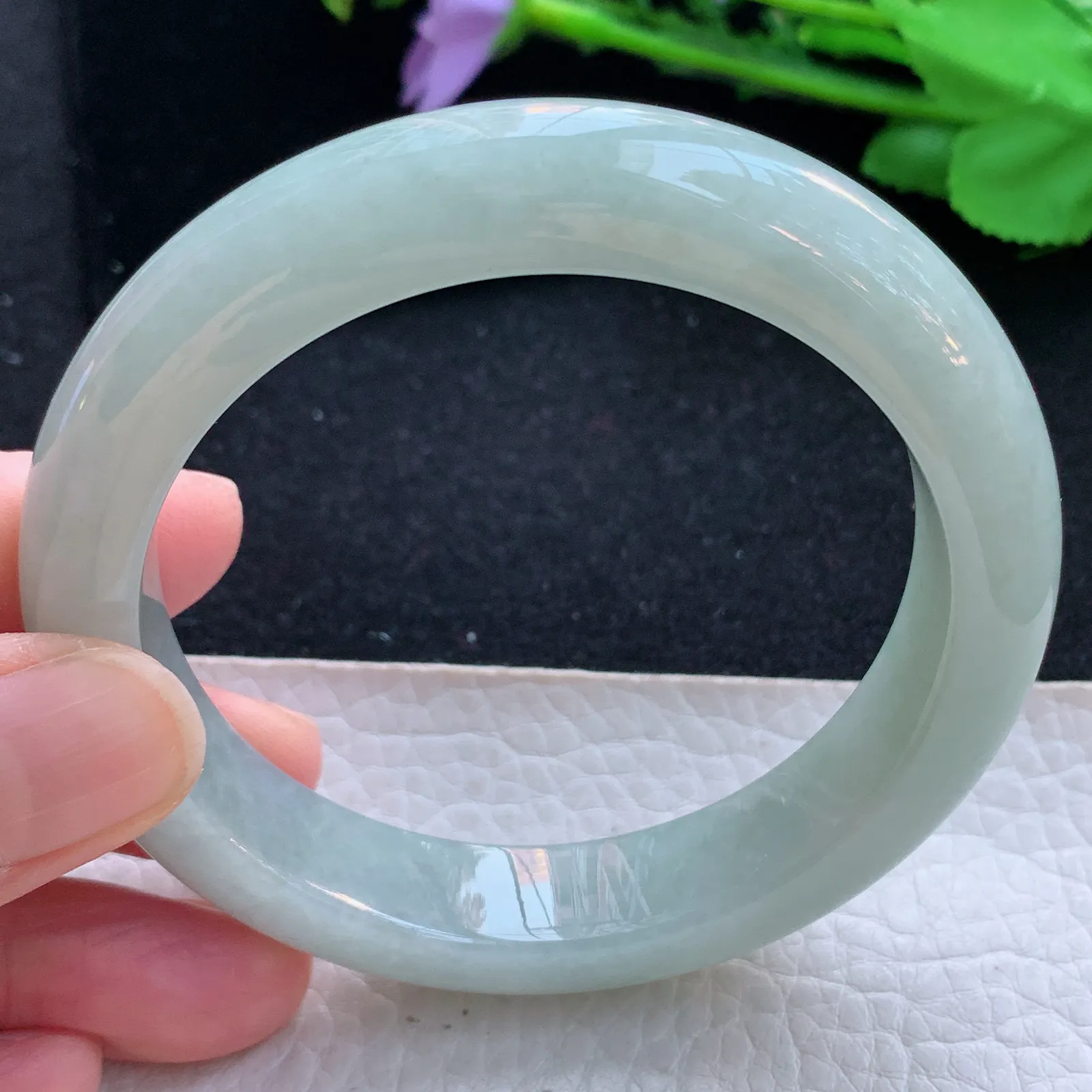 js自然光57*12.5*9.2平安镯 天然缅甸翡翠a货浅绿宽边玉镯子 玉手环