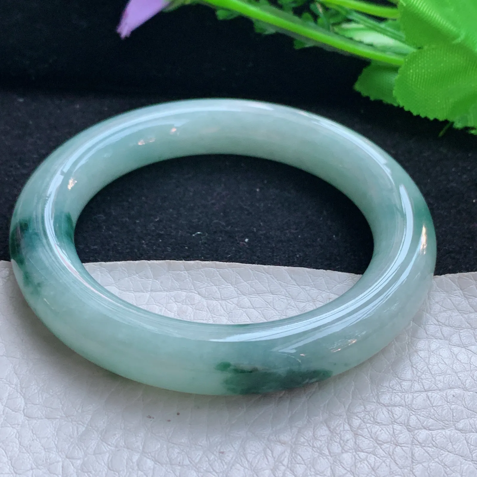 yw5自然光55*11.2*11美人镯 缅甸翡翠a货玉手镯飘花圆条玉手环