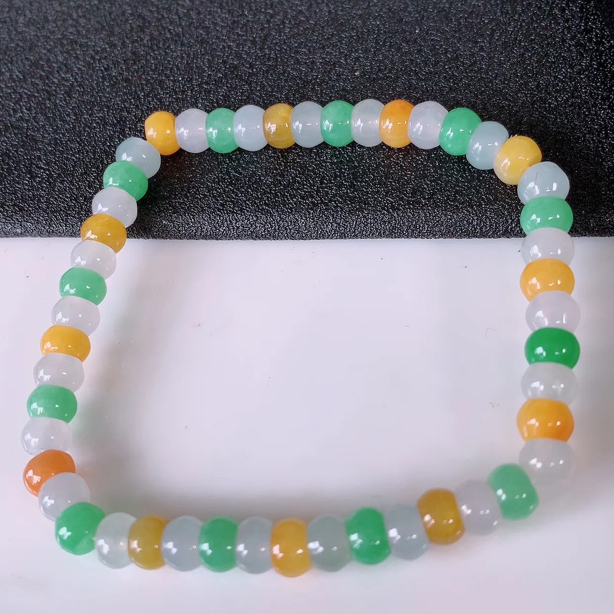 自然光实拍，冰润多宝翡翠手链，多彩翡翠手串，颜色丰富，料子细腻，高档大气，自戴送礼佳品！#46.20取一尺寸 5.6mm