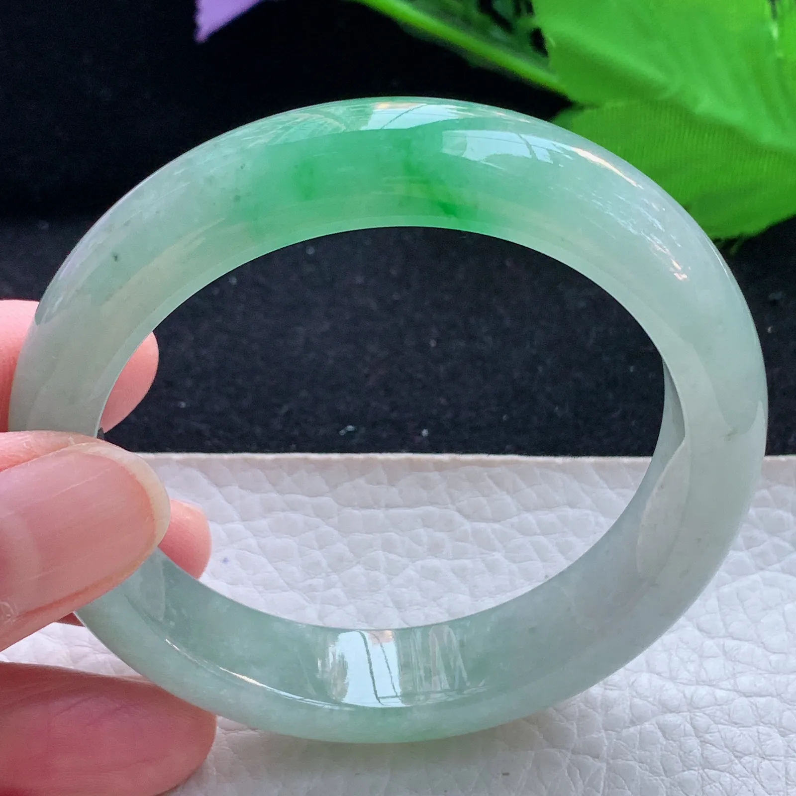 r自然光55*13*8.5平安镯 天然缅甸翡翠a货冰绿宽边玉镯子 玉手环