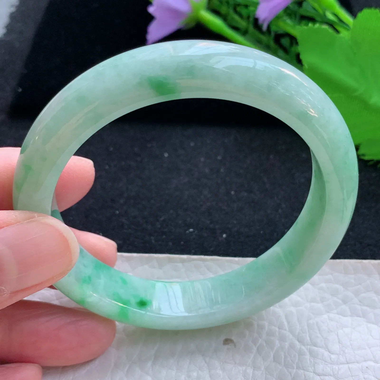 ll自然光55.5*12.3*8平安镯 天然缅甸翡翠a货飘阳绿宽边玉镯子 玉手环