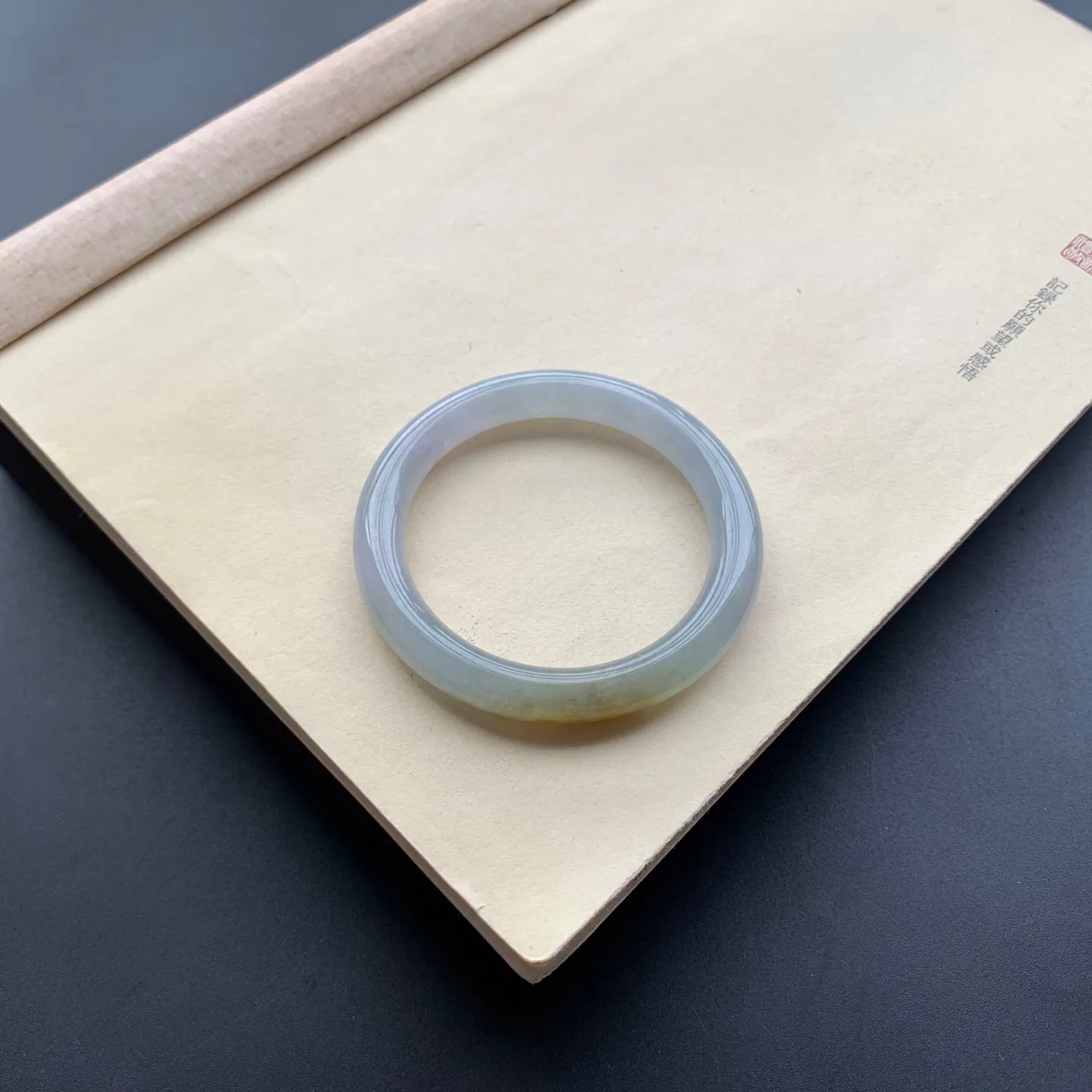 53.6圈口冰飘黄翡圆条手镯 尺寸：53.6-8.8，水润起胶，条形饱满